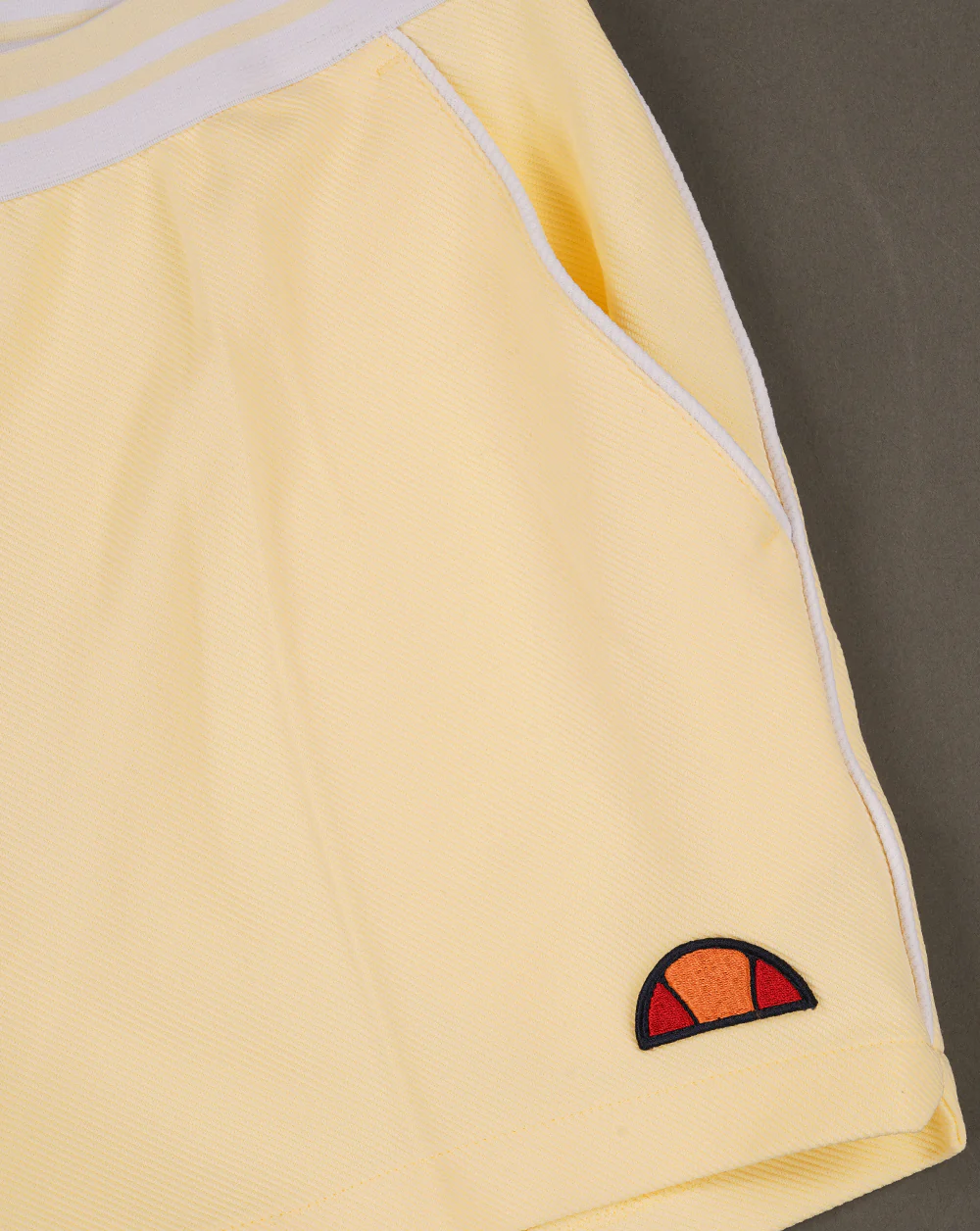 Ellesse 80s Tennis Shorts Light Yellow - Image 2