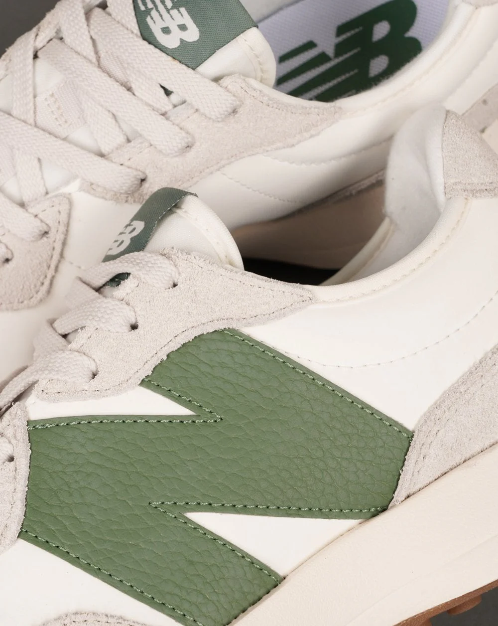 New Balance 327 Trainers White/Green - Image 3